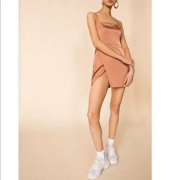 superdown Dresses & Skirts - Superdown Gianna Slit Mini Dress In Metallic Copper.NWOT